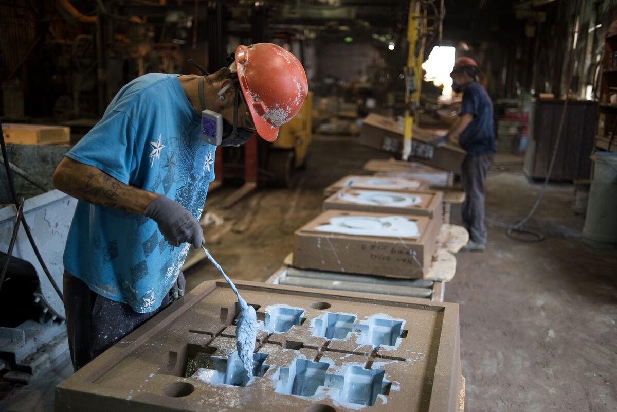 US Business Activity Ticks Up While Hiring Remains Weak