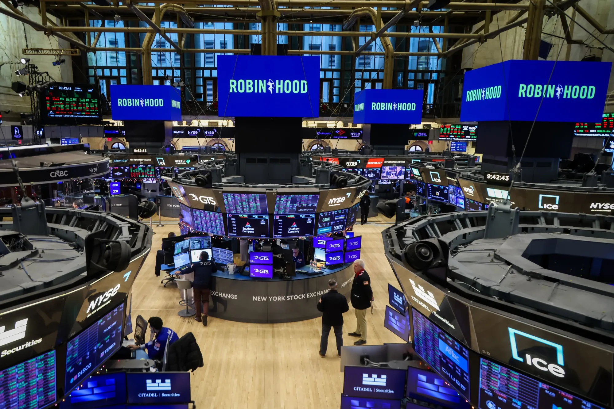 米国市況】株小幅高、不安定な値動きで26年を開始－ドル一時157円 - Bloomberg