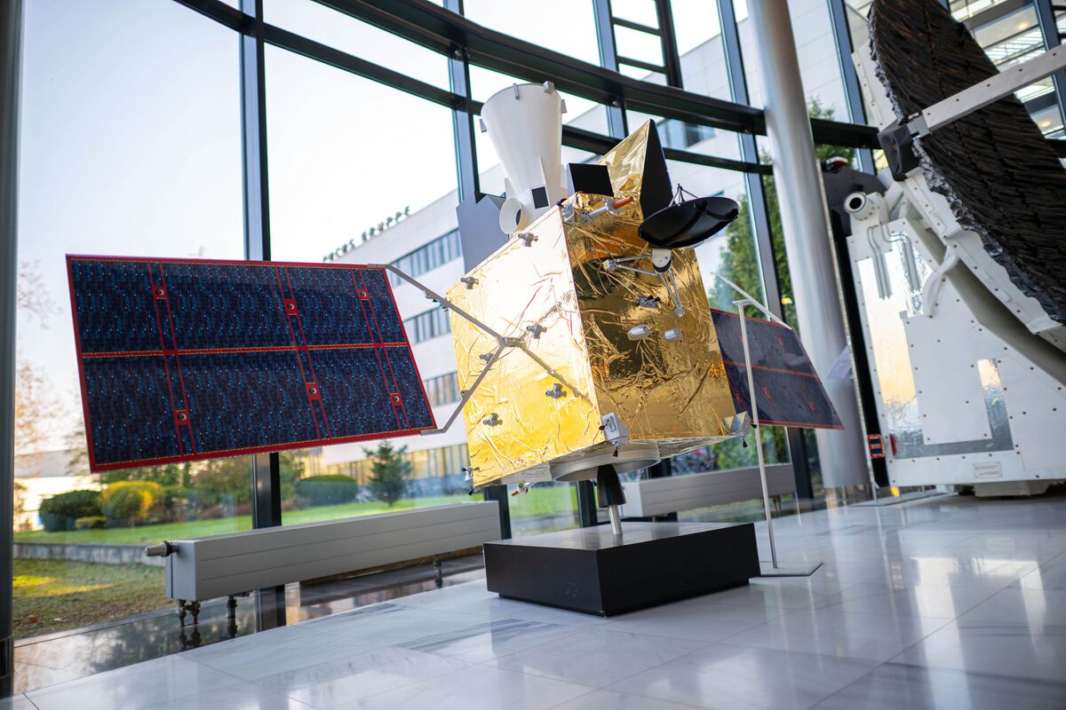German Satellite Maker OHB Seeks €500 Million to Fuel Growth