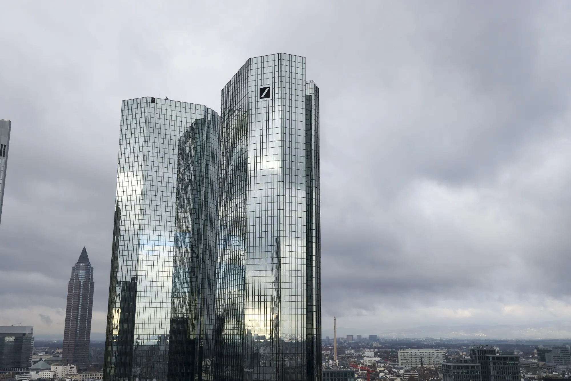 Полиция обыскала штаб-квартиру Deutsche Bank во Франкфурте