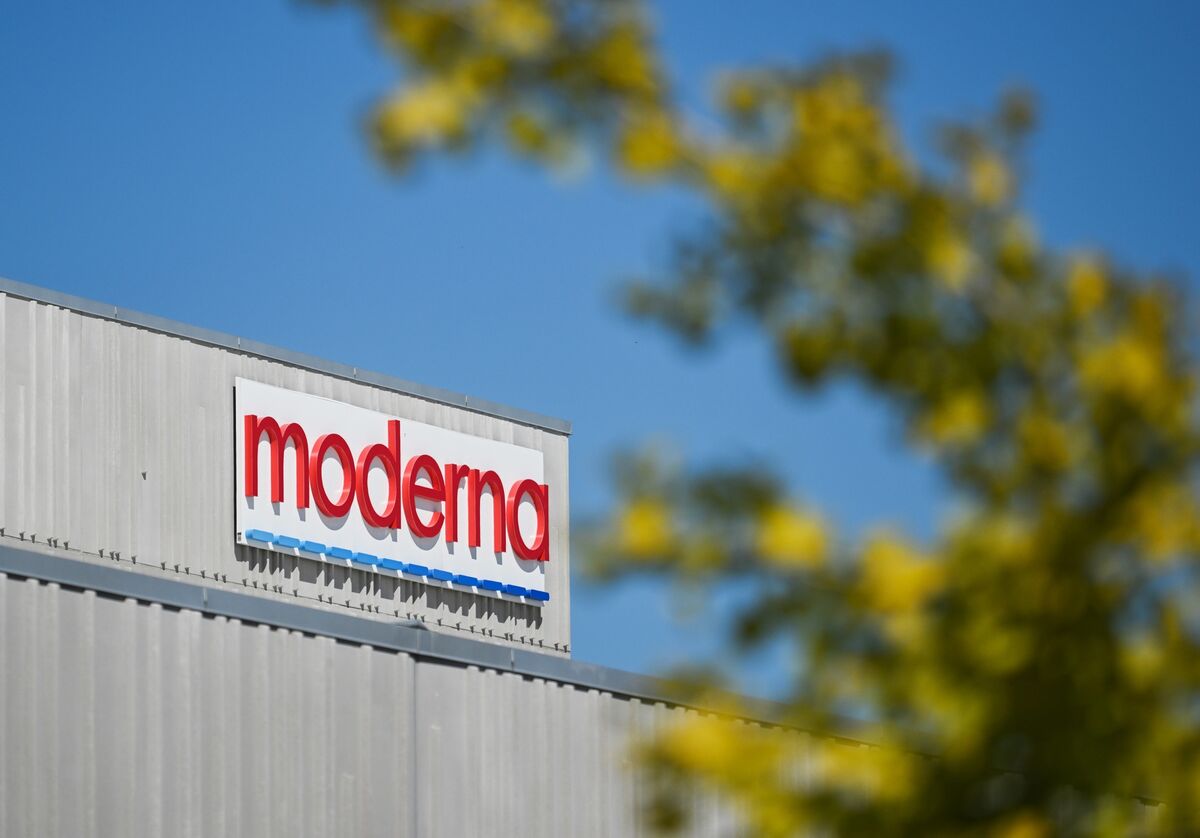 Photo: Bloomberg Health Canada Authorizes Moderna Phase 1 Trial for Ebola mRNA Vaccine