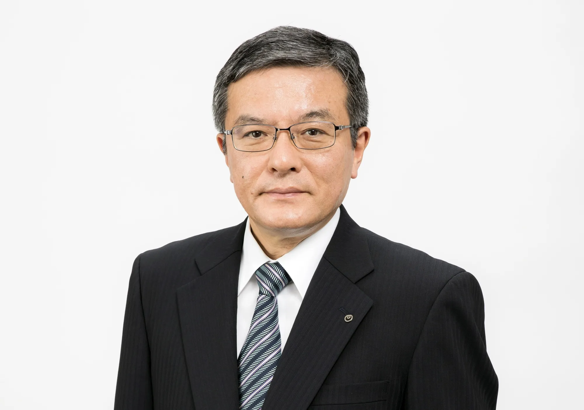 NTT副社長、時価総額15兆円超目指す－経営目標達成へ自社株買いも