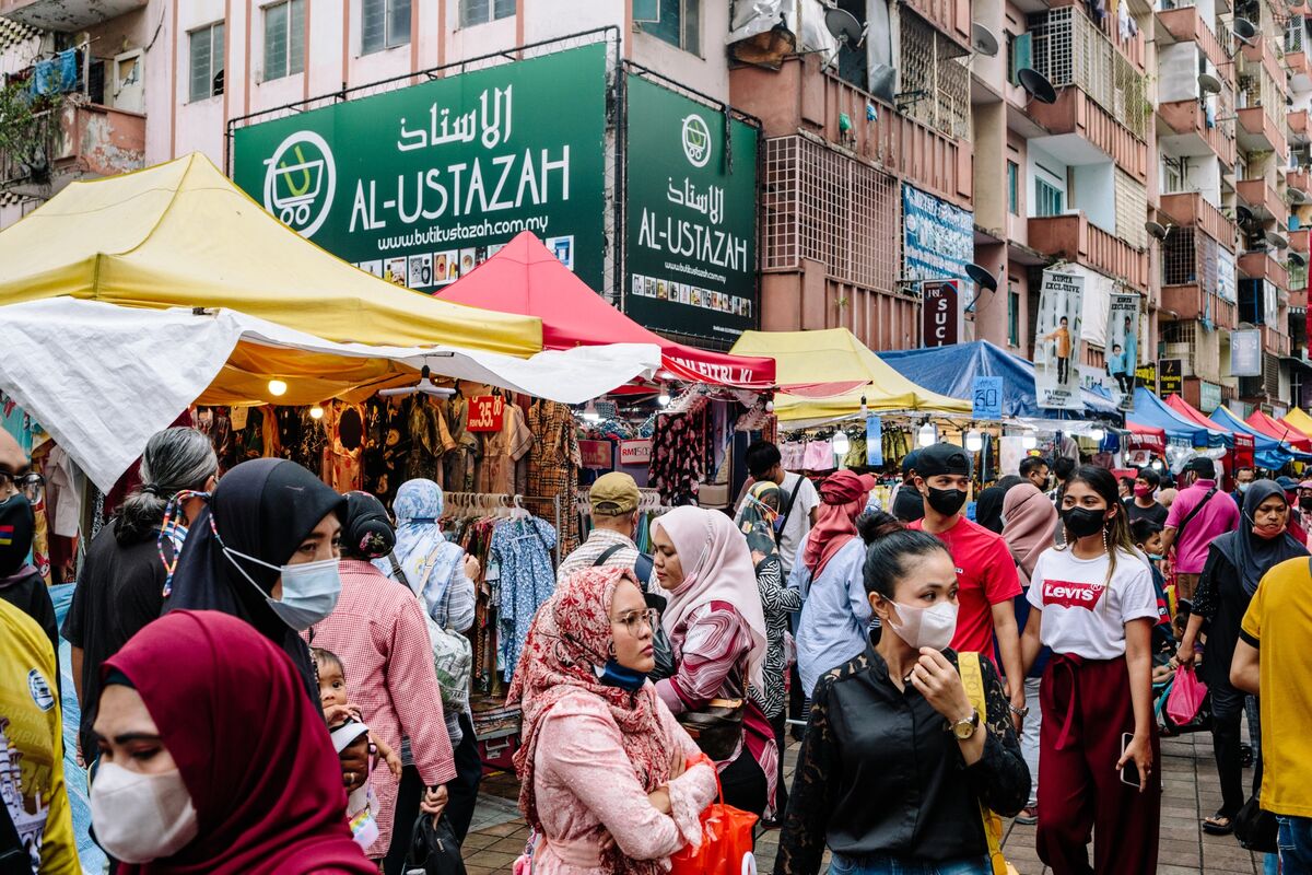 Here Are the Winners and Losers From Malaysia’s New 2023 Budget - Bloomberg