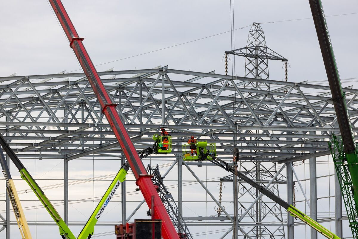 bloomberg.com - Yash Roy - CRH Near Biggest-Ever Deal For Arcosa, Financial Times Says