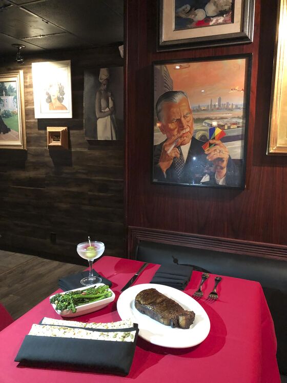 Frank Sinatra’s Favorite Hangout Is Back, but Only for Two Years