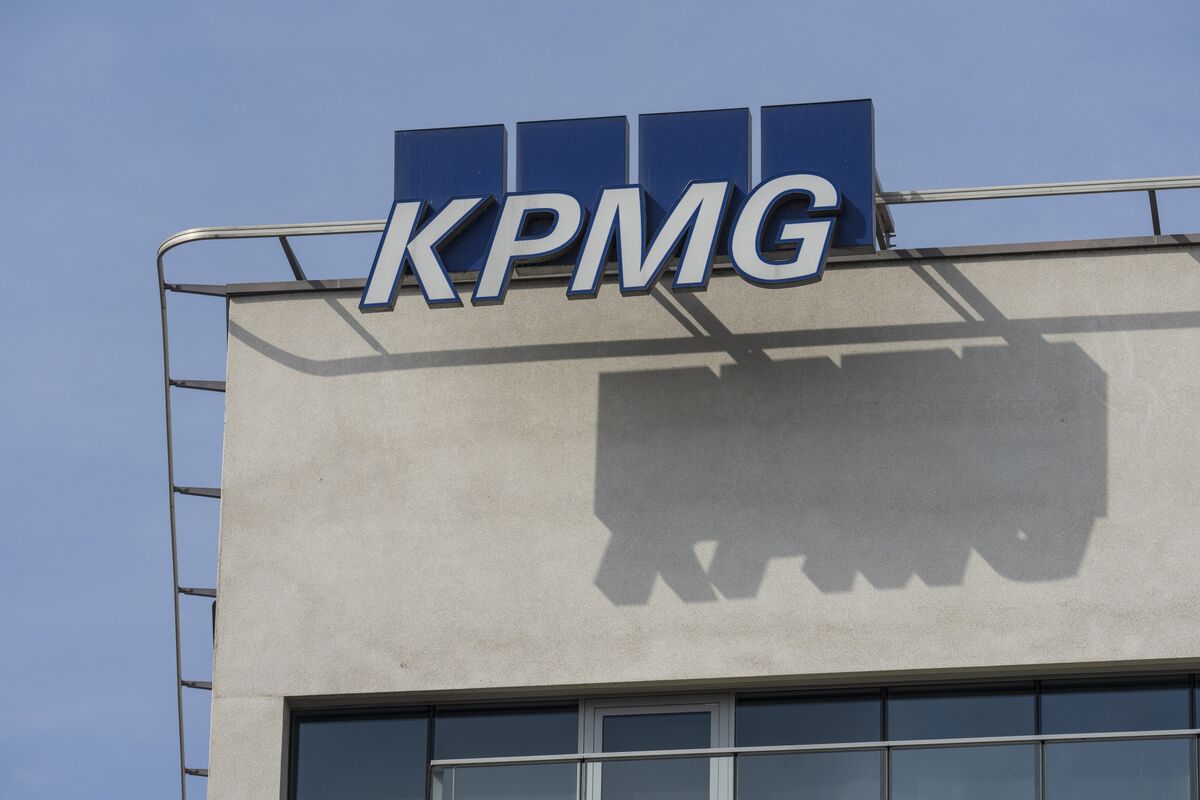 Portuguese Police Target KPMG, Novo Banco in Corruption Probe
