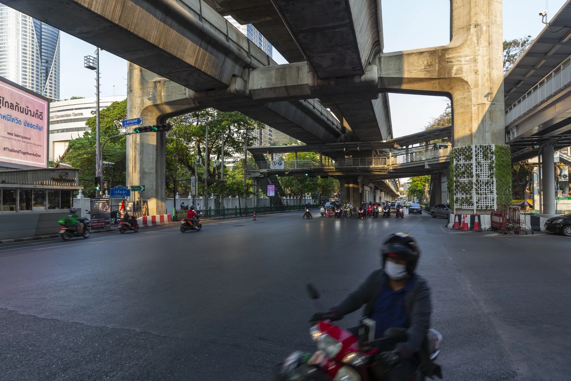 Thailand Says Lockdown Is Slowing Spread of Novel Coronavirus - Bloomberg