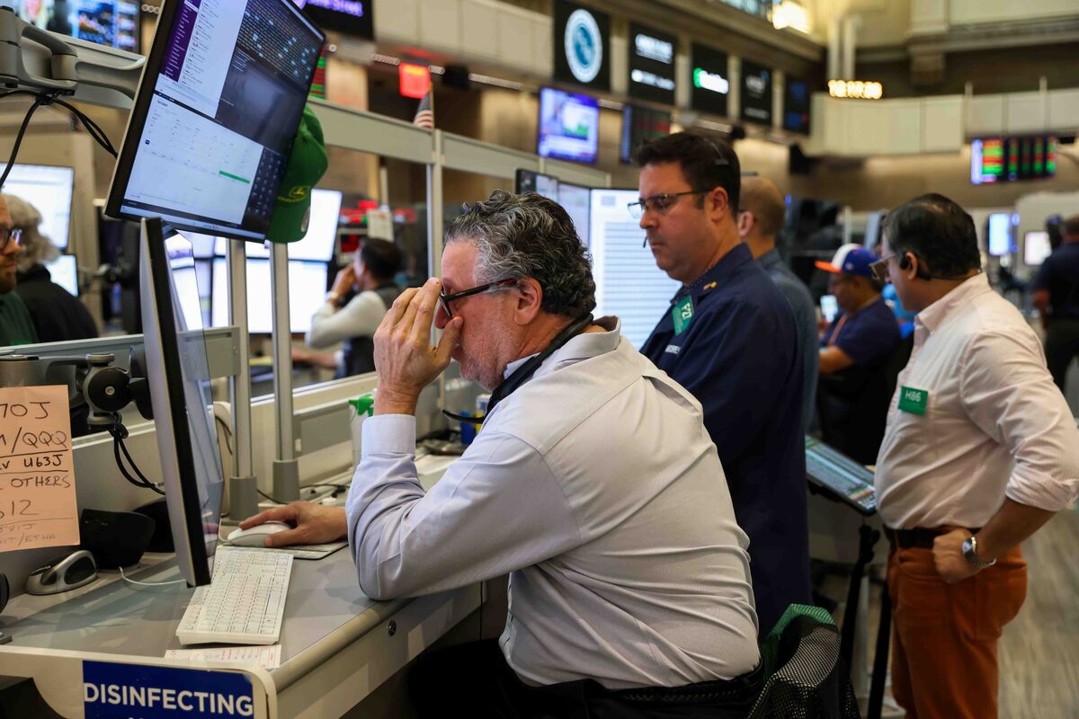 Ten-Year Treasury Yield Rises to Highest in Nearly Two Decades