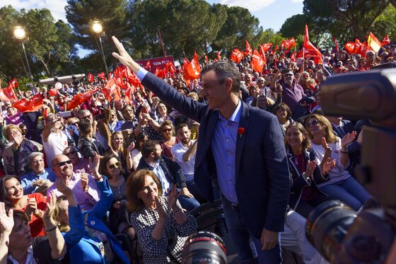 Sanchez Is Front-Runner as a Divided Spain Charts Political Path