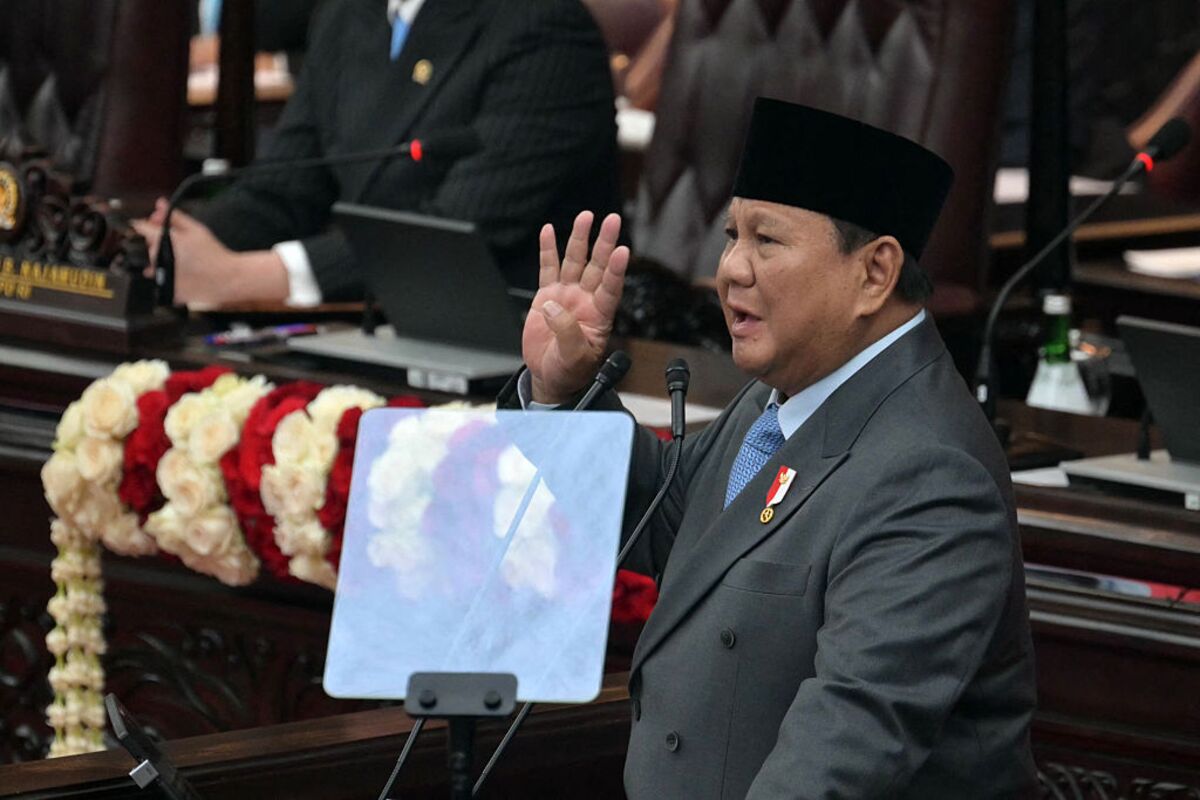 Prabowo Plans Indonesian Commodity Exchange to Control Prices