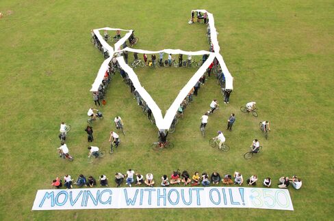 Exxon Among Targets of Divestiture Push by U.S. Climate Activist