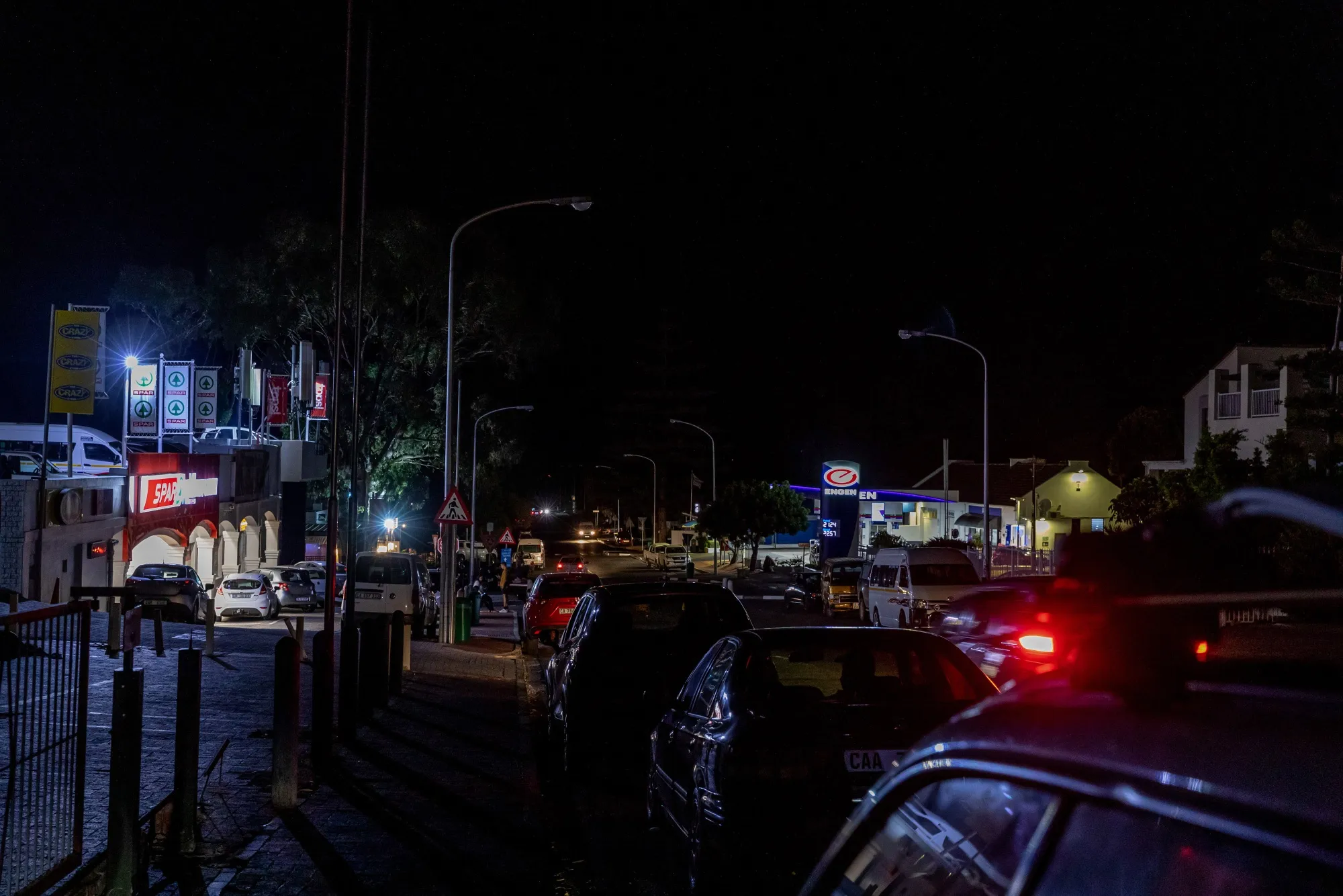 South Africa Faces Decade of Power Cuts Without Gas, Study Finds - Bloomberg