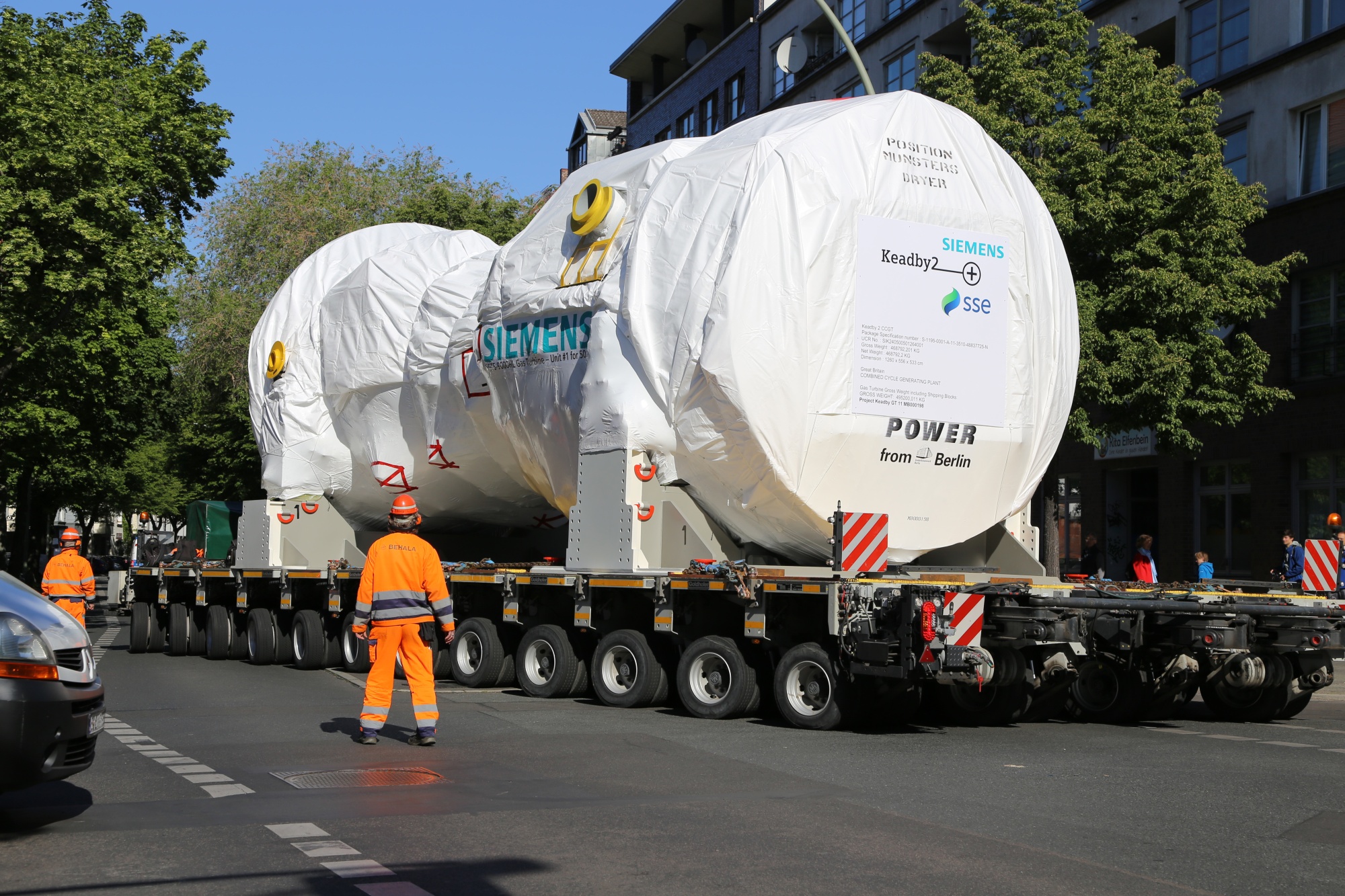 A Siemens gas turbine arrives in the U.K. destined for the Keadby-2 power station