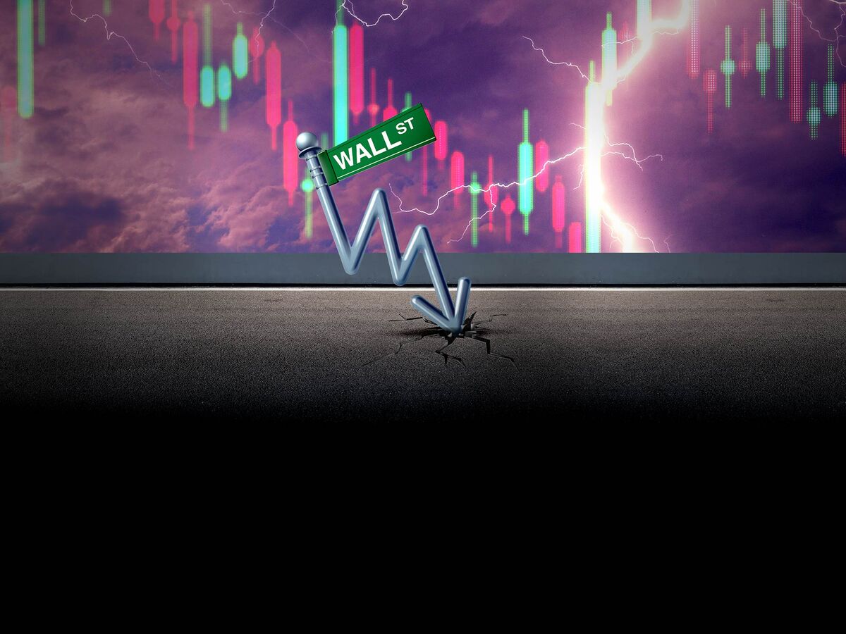 Stocks Slide as Chip Selloff Deepens
