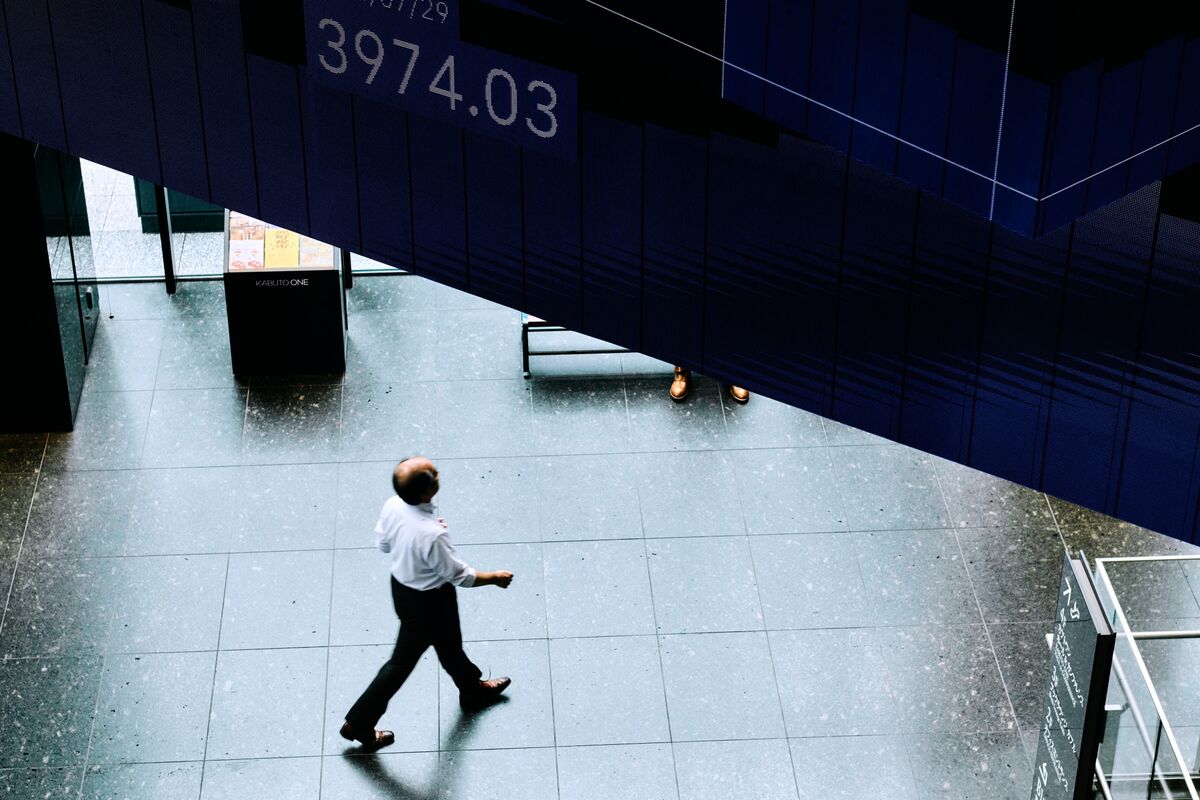 Asia’s Dealmakers Pin Hopes on a Late M&A Rebound