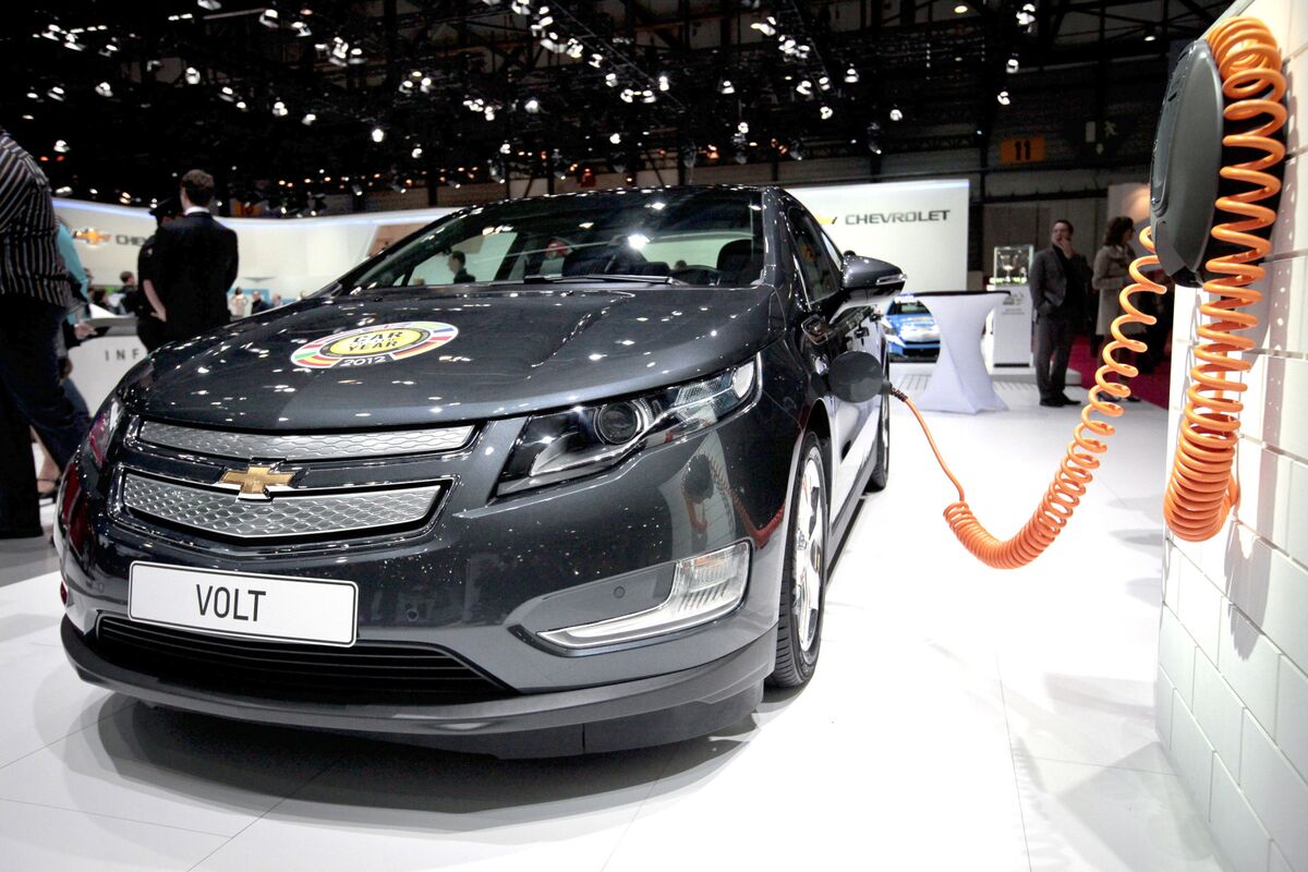 bloomberg.com - Chester Dawson - GM Embraces Hybrid Vehicles as Soaring Gas Prices Spur a Rethink