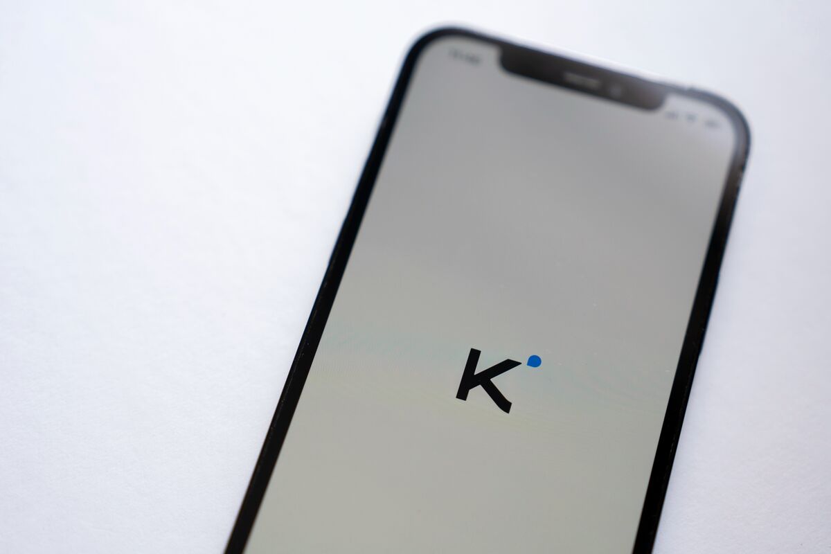 Moonshot AI unveiled Kimi K2.5, a multimodal model with 384 specialized experts and native 4-bit pre...