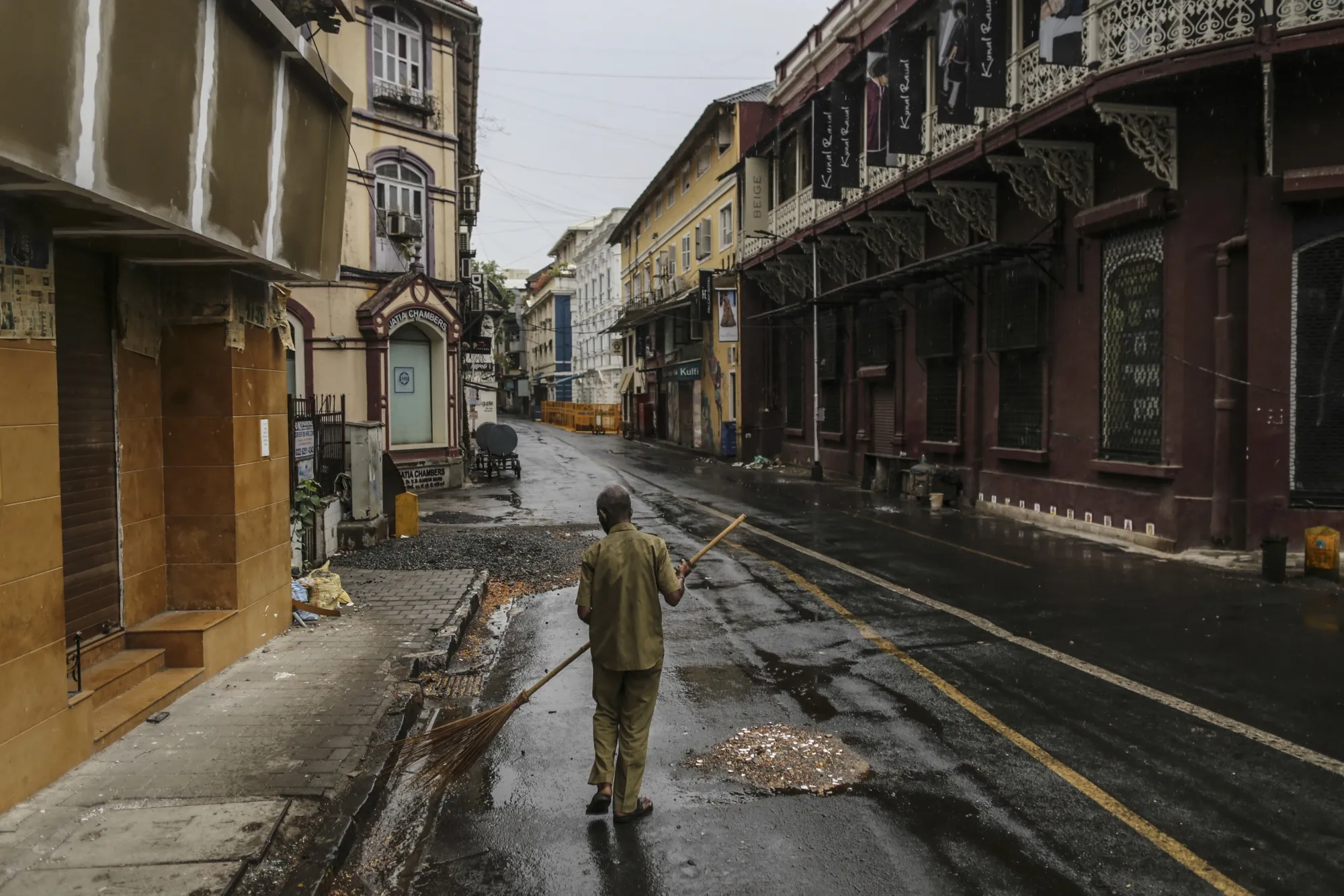 Daily Life in Mumbai as Virus Overwhelms City and Roils India's Economy