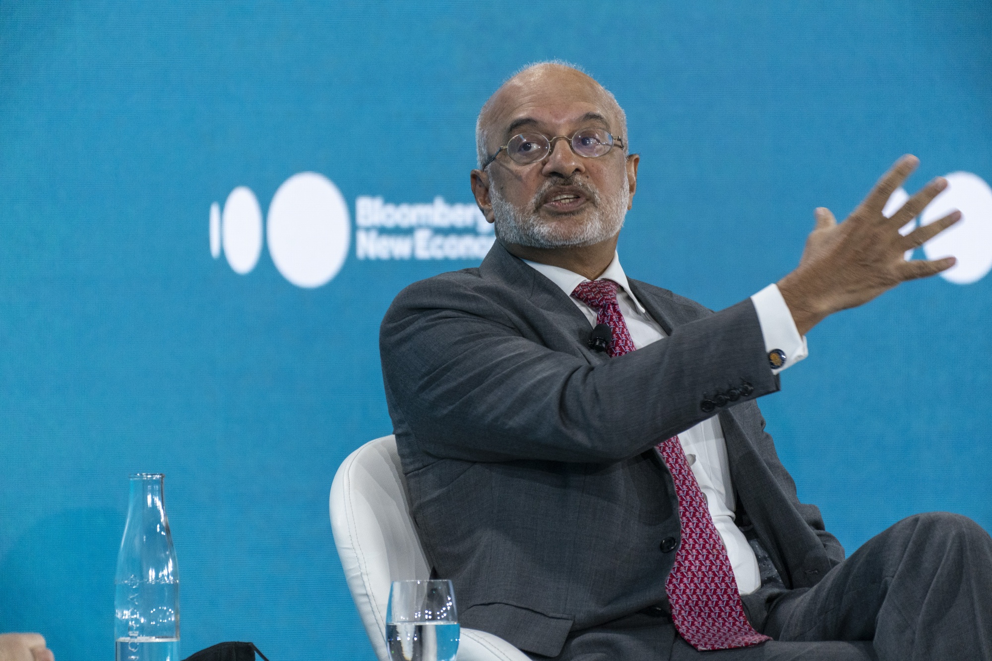 DBS CEO Piyush Gupta Ponders If Bankers Should Play God Around ESG Bloomberg