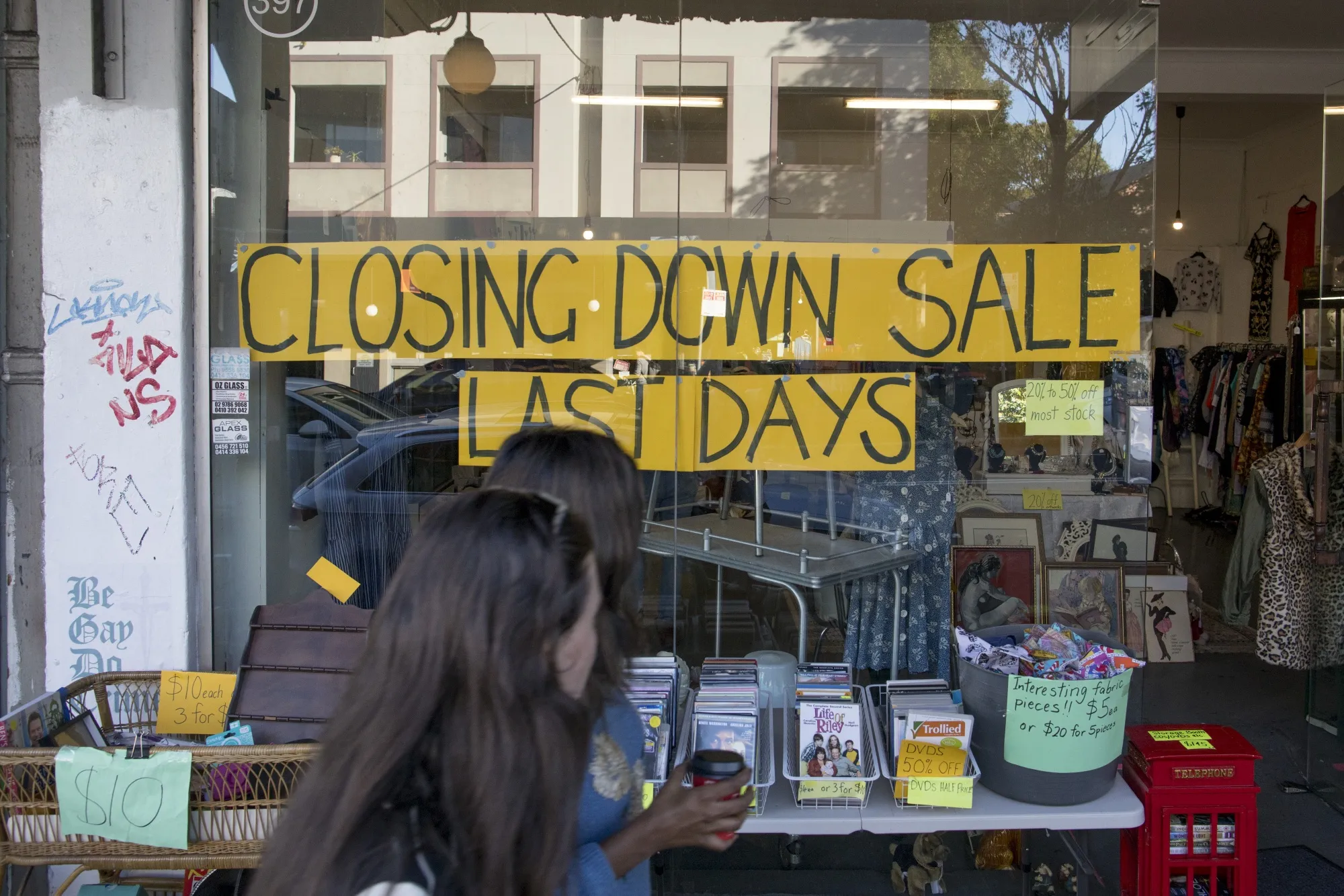 A sign advertises the closure of a&nbsp;store in Sydney.