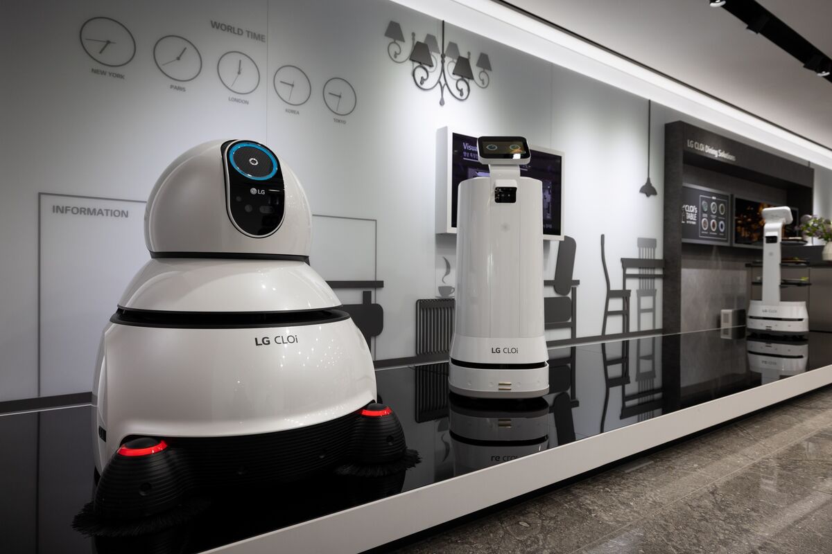 Robots Fill Workforce Gap in Korea’s Aging Society - Bloomberg