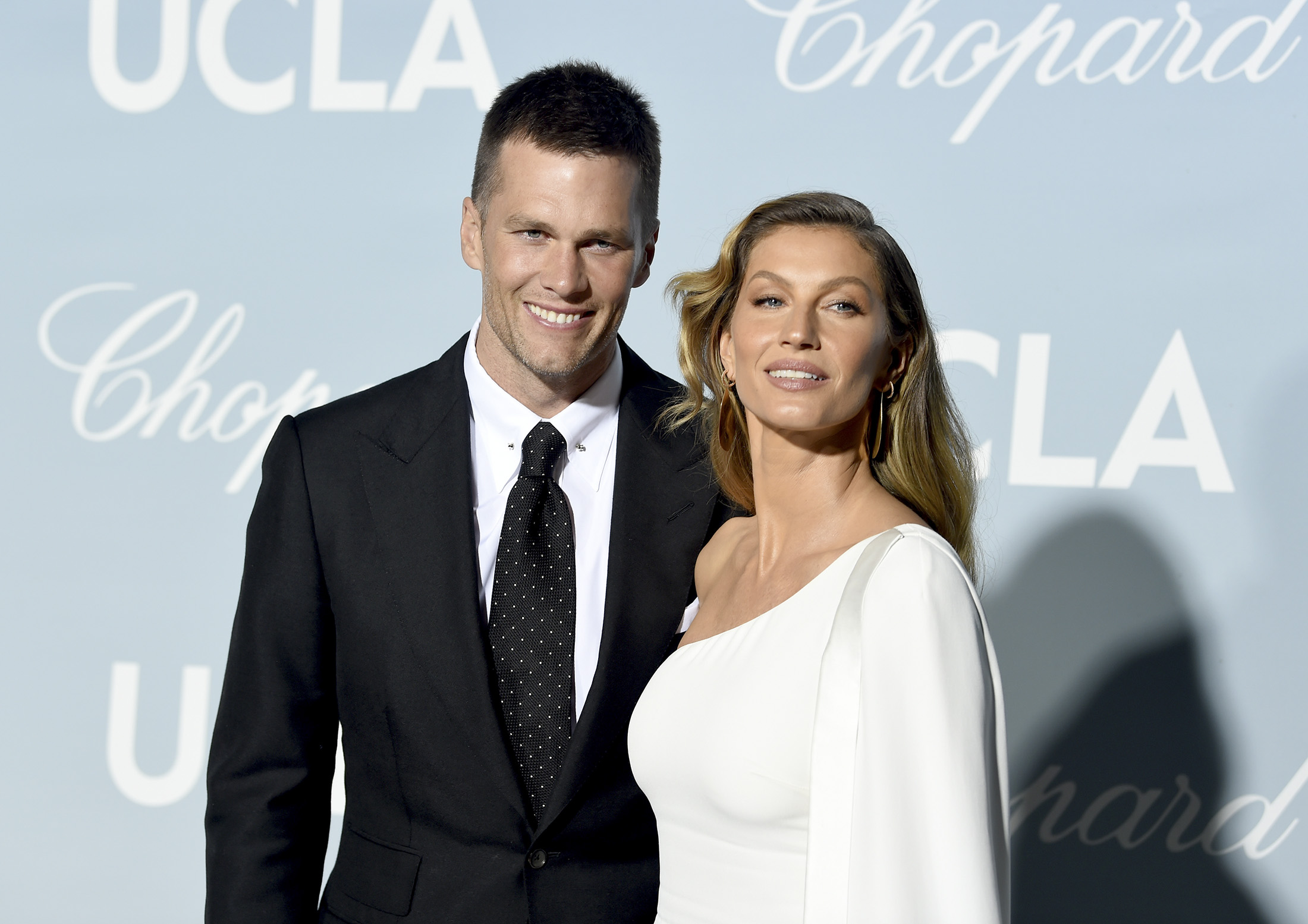 NFL star Tom Brady, Gisele Bündchen take stakes in crypto exchange FTX