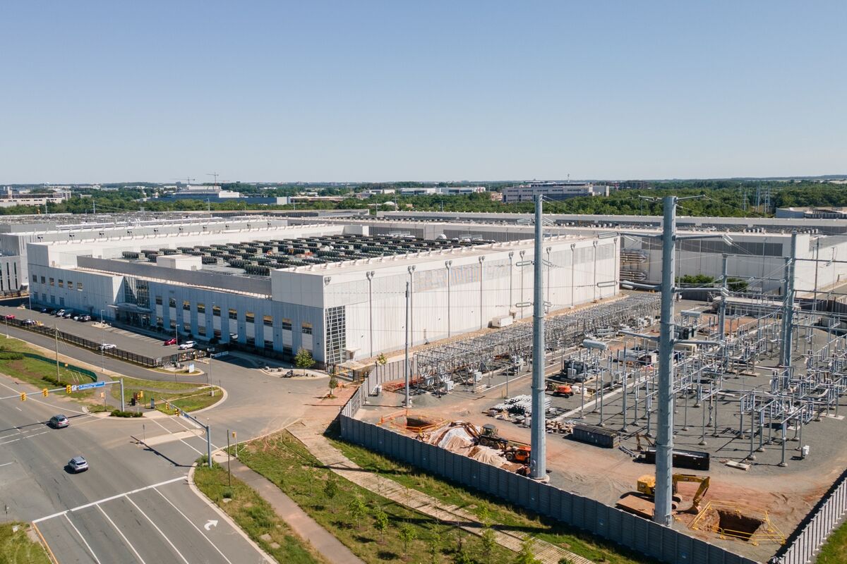 Biggest US Grid Suspends Plan for New Data Center Power Auction
