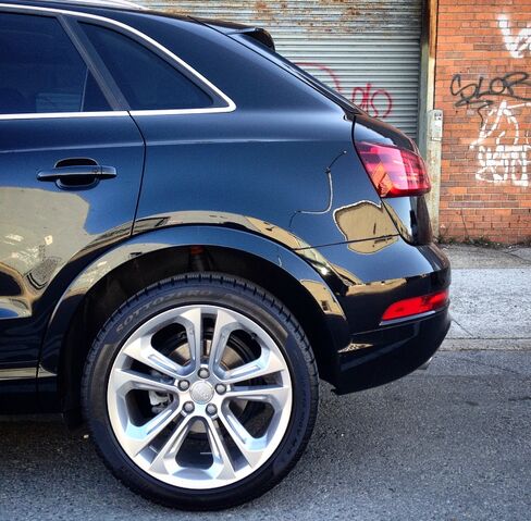 A power liftgate and front and rear fog-lights are optional, as are the 19-inch rims.