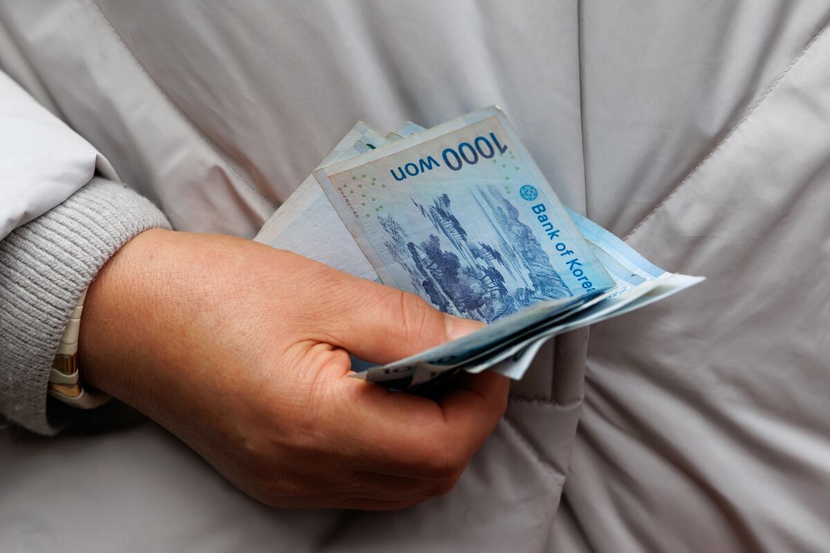 Korean Stocks, Won Surge After Iran Ceasefire Brings Relief