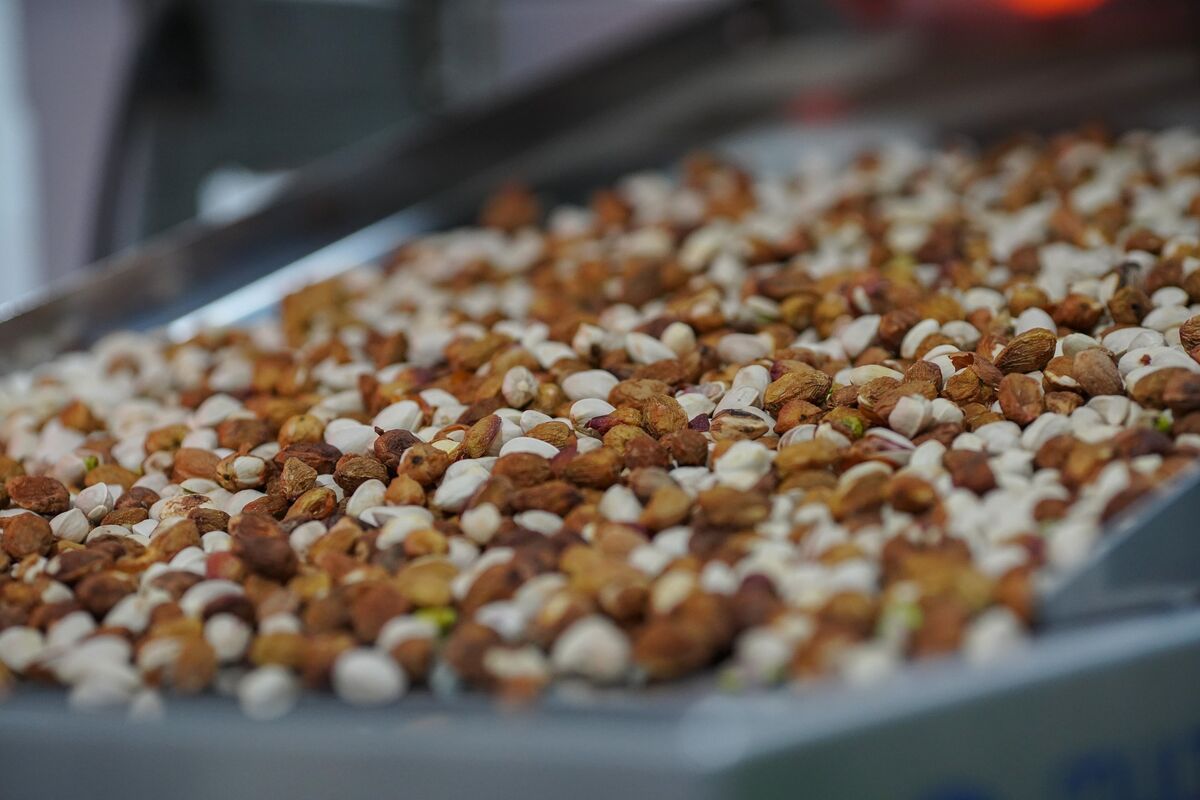 bloomberg.com - Anuradha Raghu - Pistachio Prices Hit Eight-Year High on War in Major Grower Iran