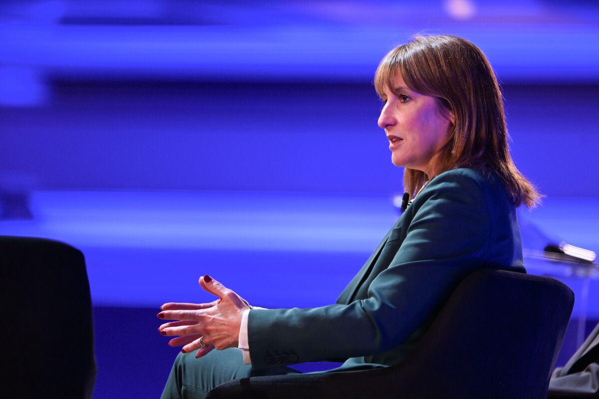 Reeves Seeks to Sway Labour That Fiscal Restraint Can Win Votes