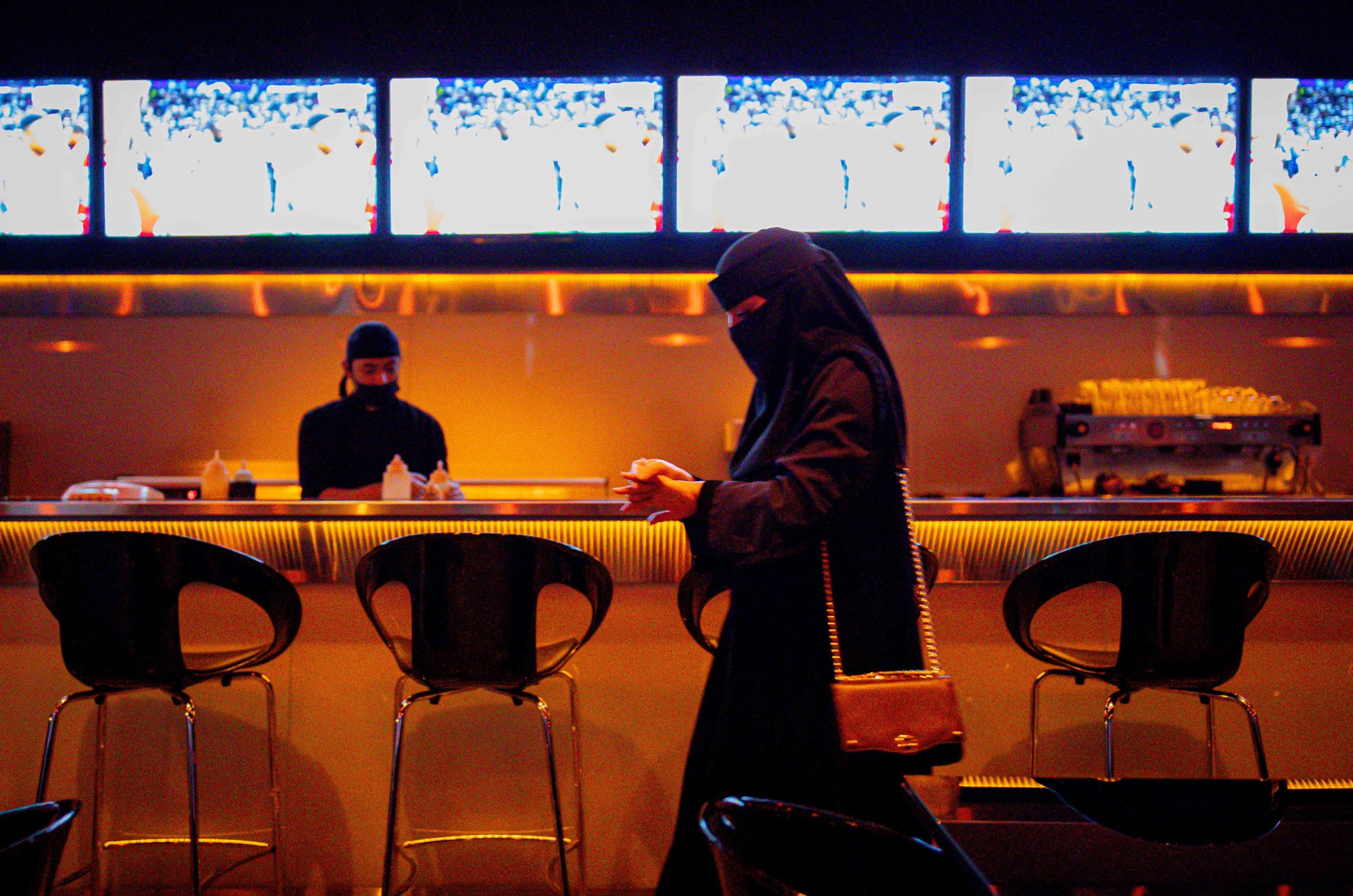 A sports bar that&nbsp;serves non-alcoholic drinks in Riyadh.