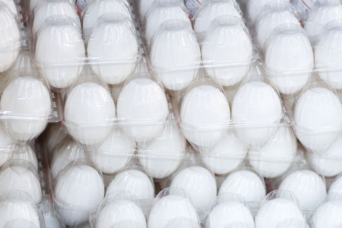 Supply Chain Latest: Egg Rationing and Alternative Foods - Bloomberg