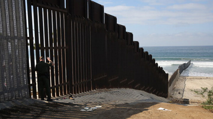 Scientists Warn Trump’s Border Wall Will Be Bad for the Planet - Bloomberg