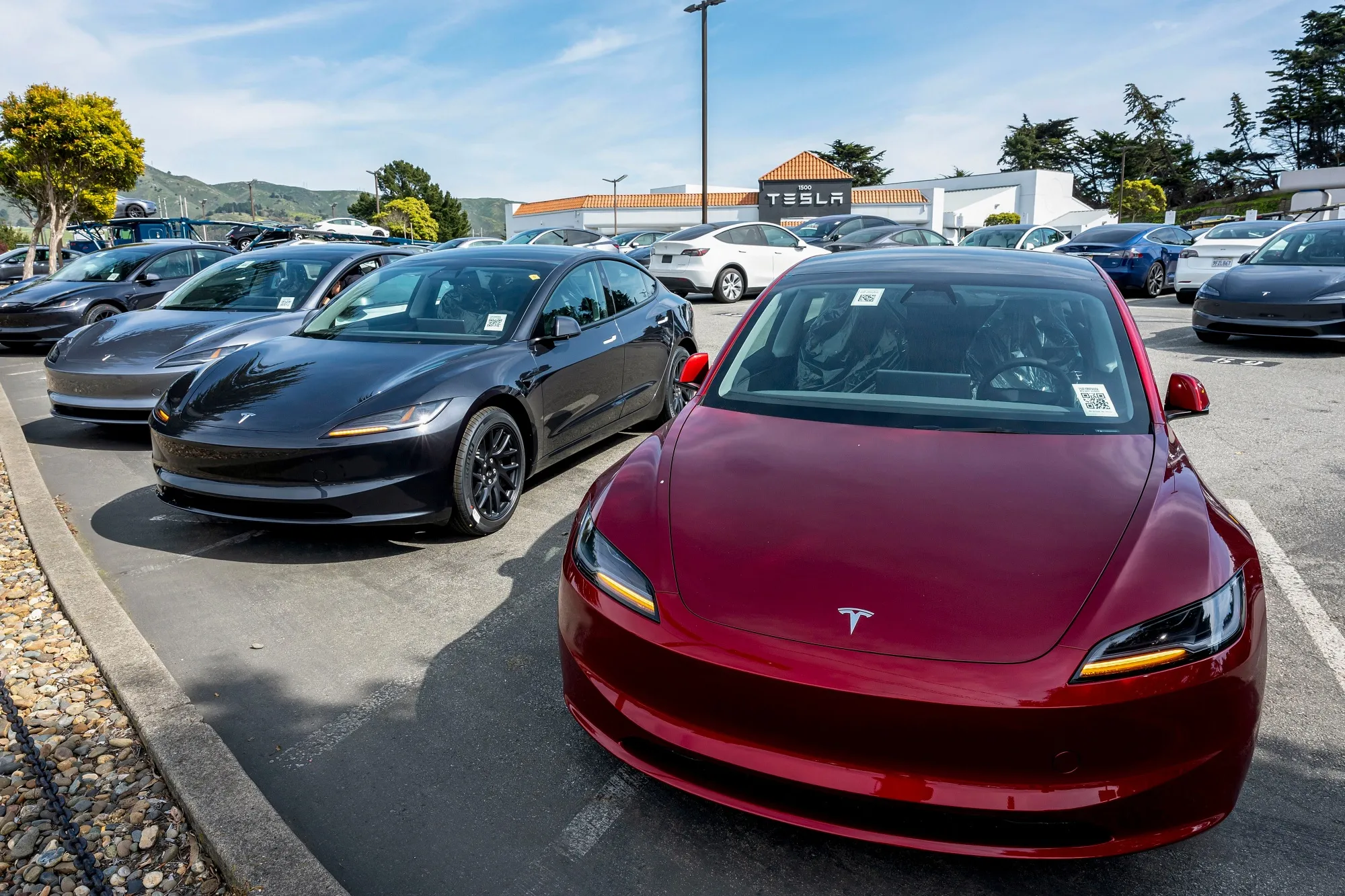 Tesla Model Y Exterior B Pillar Trim W/ Camera Right 1506886-00-G / 1516258-00-E /1100619-00-C main image 1