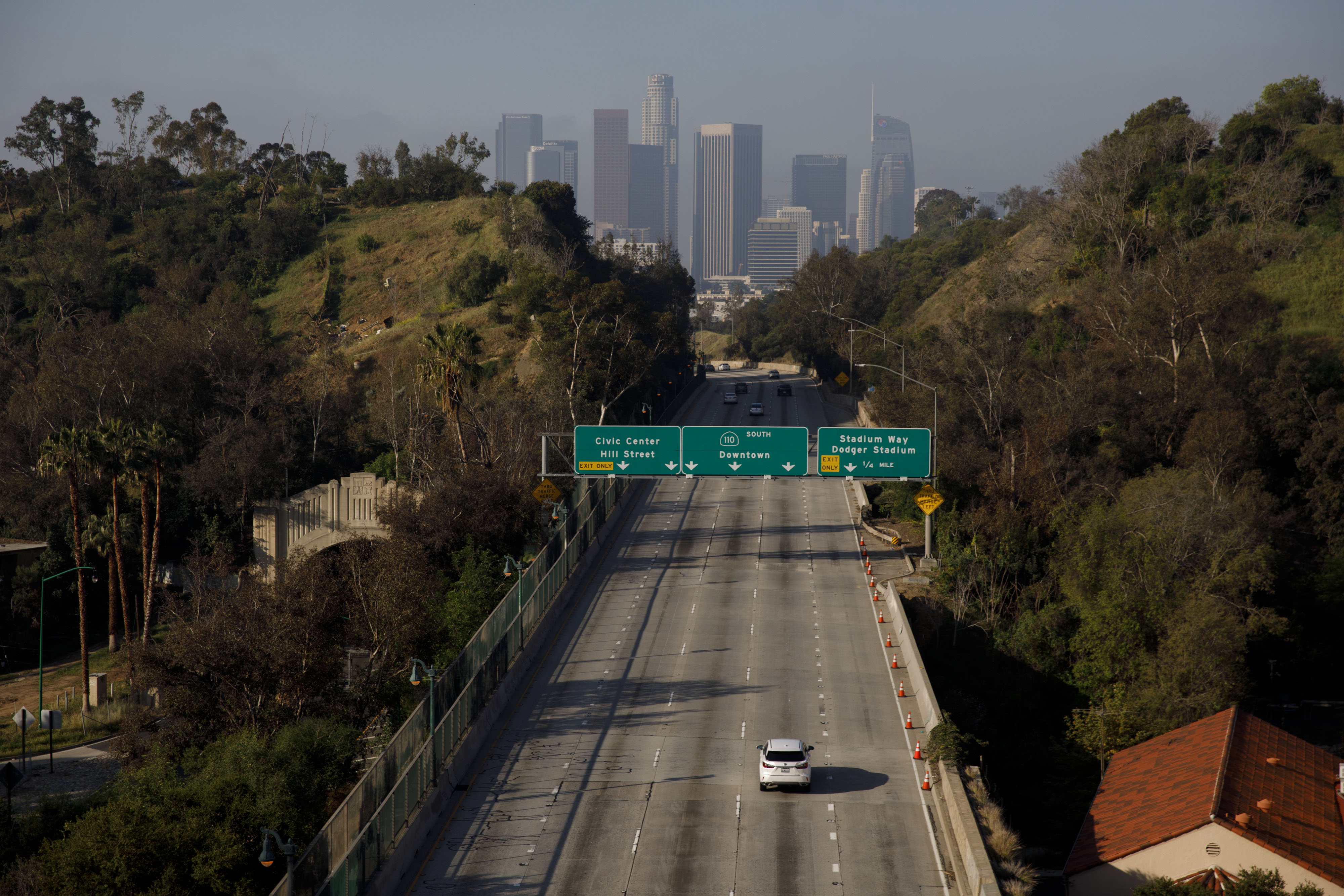 Dodger Stadium vaccination site shut down amid protest - Los Angeles Times