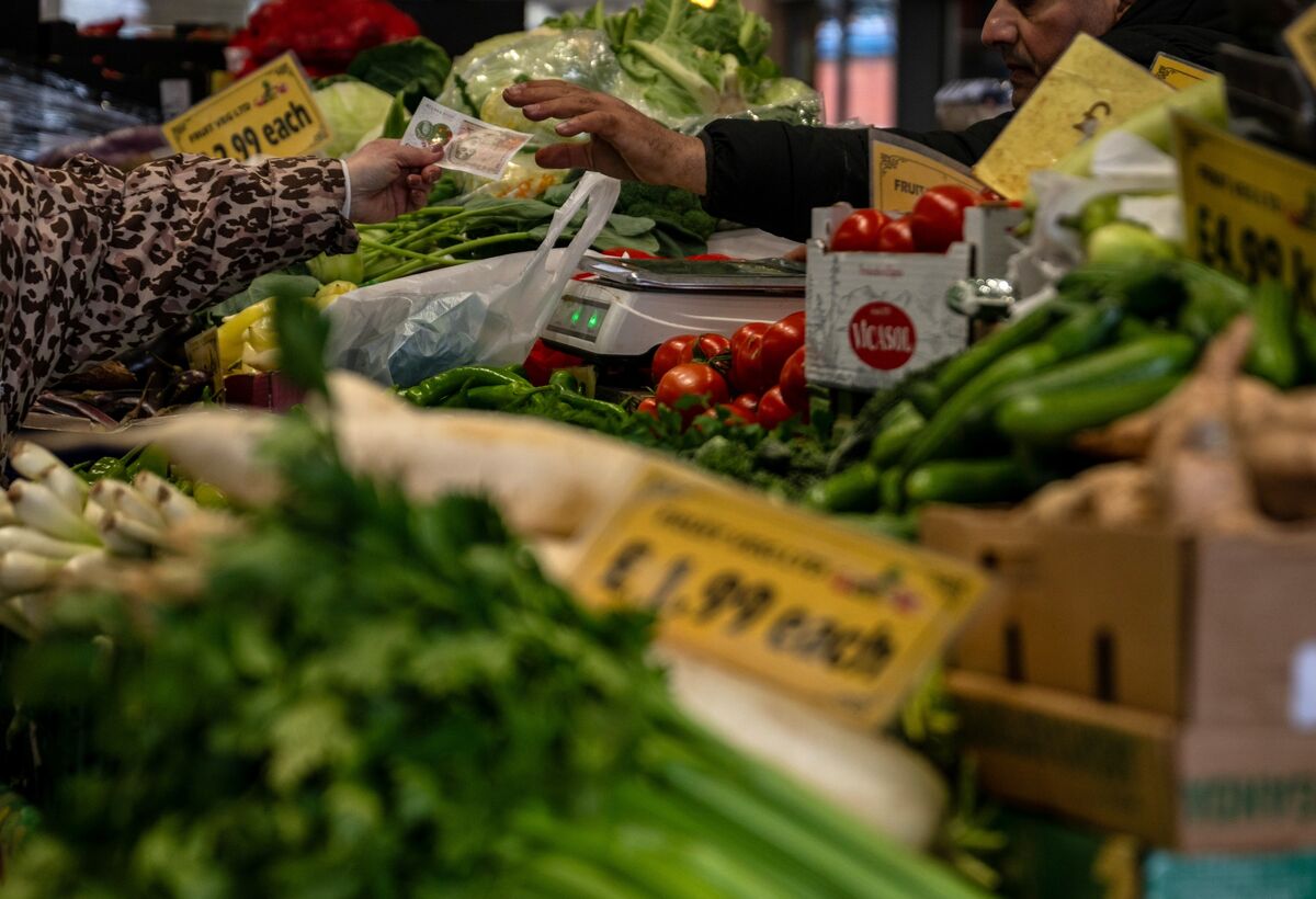 
                            UK Food Inflation Edged Higher in February, Clouding BOE Outlook