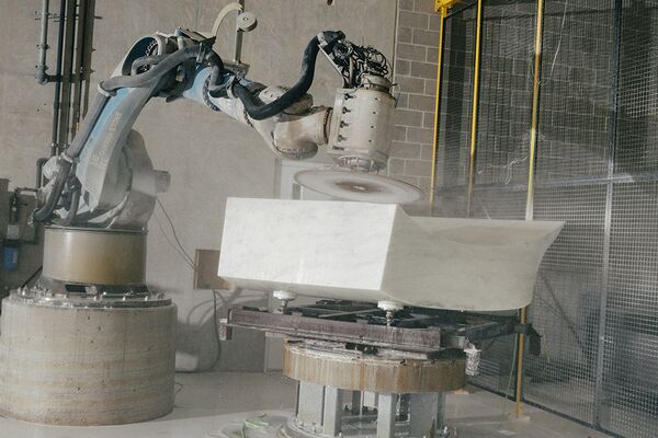 The Sculpting Robots Quietly Used by Big-Name Artists