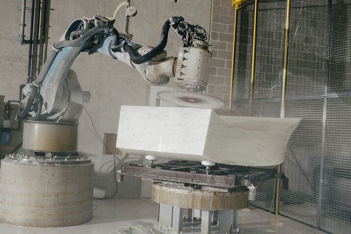 The Sculpting Robots Quietly Used by Big-Name Artists