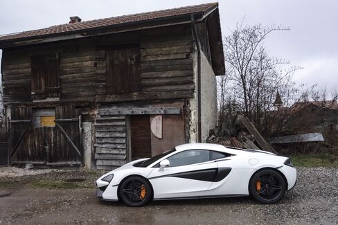 Although you’re supposed to buy the 570S in McLaren's famous orange, it looks good in white and gray, too.