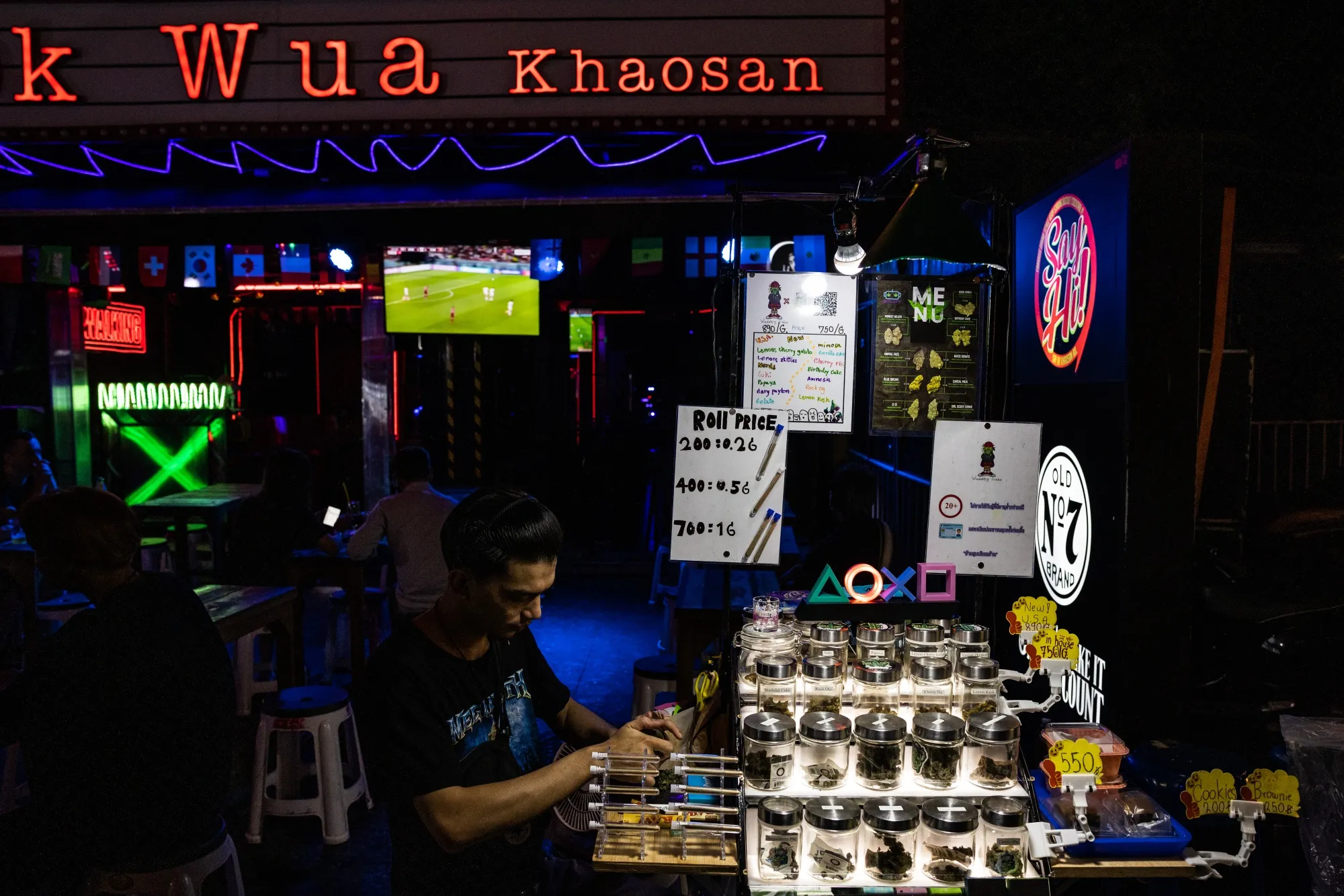 Thailand Cannabis Rules Tighten as UK Smuggling Surges 5 Surge in Cannabis Smuggling Prompts Thailand to Tighten Rules - Bloomberg