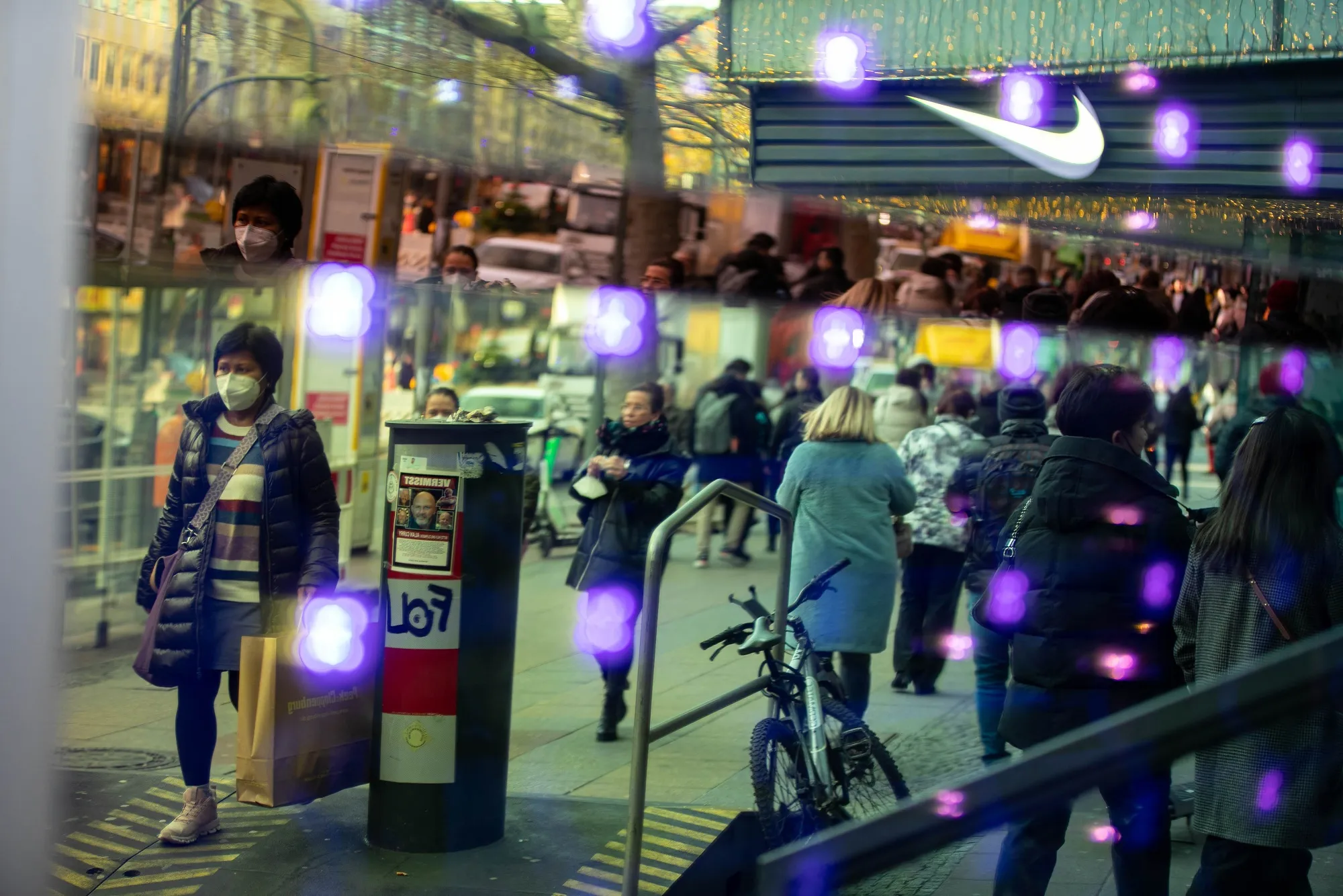 Black Friday shoppers on Kurfrstendamm, in Berlin, on&nbsp;Nov. 26.