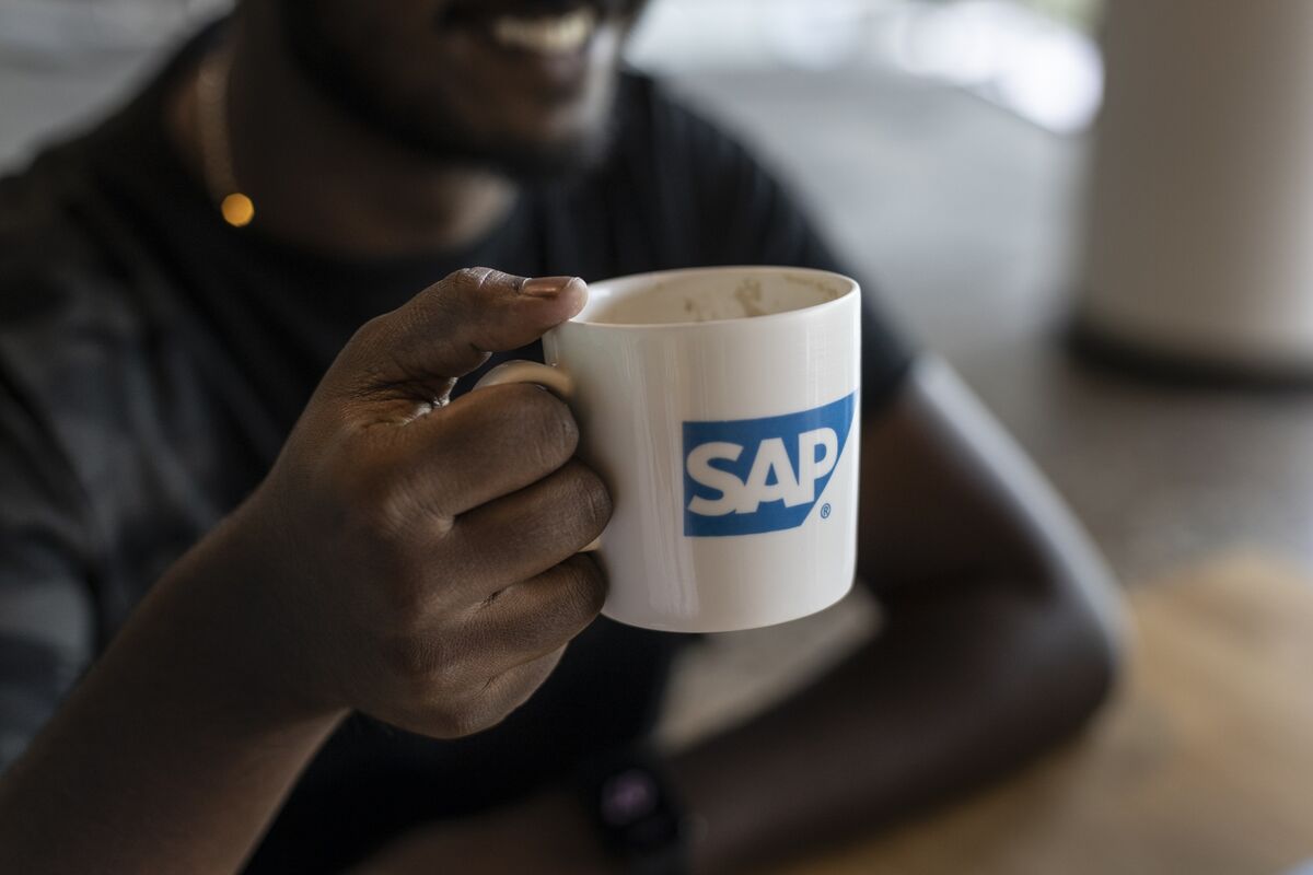 SAP Shares Rise in US Trading After Reaffirming Its Annual Outlook