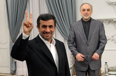 Iran Won’t Yield to Pressure on Nuclear Plans, Minister Says