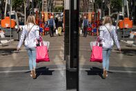 US Consumer Confidence Drops To Three-Month Low On Inflation