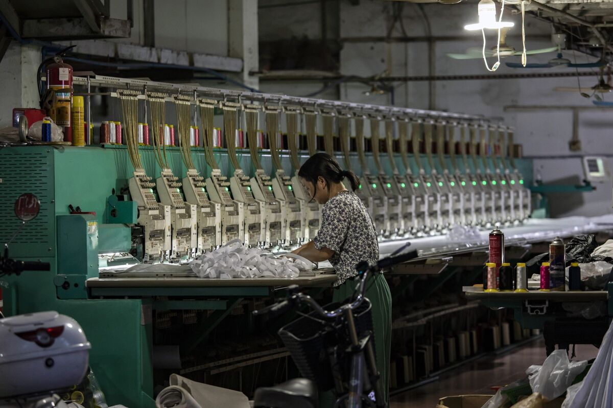 Asia’s Manufacturing Slump Persists as Economies Lose Steam