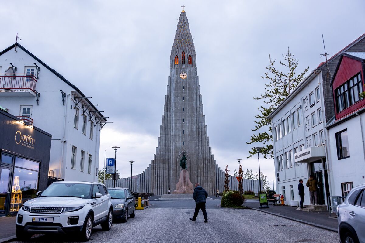 Iceland Weighs Its EU Ties as US, Russia Stoke Global Instability