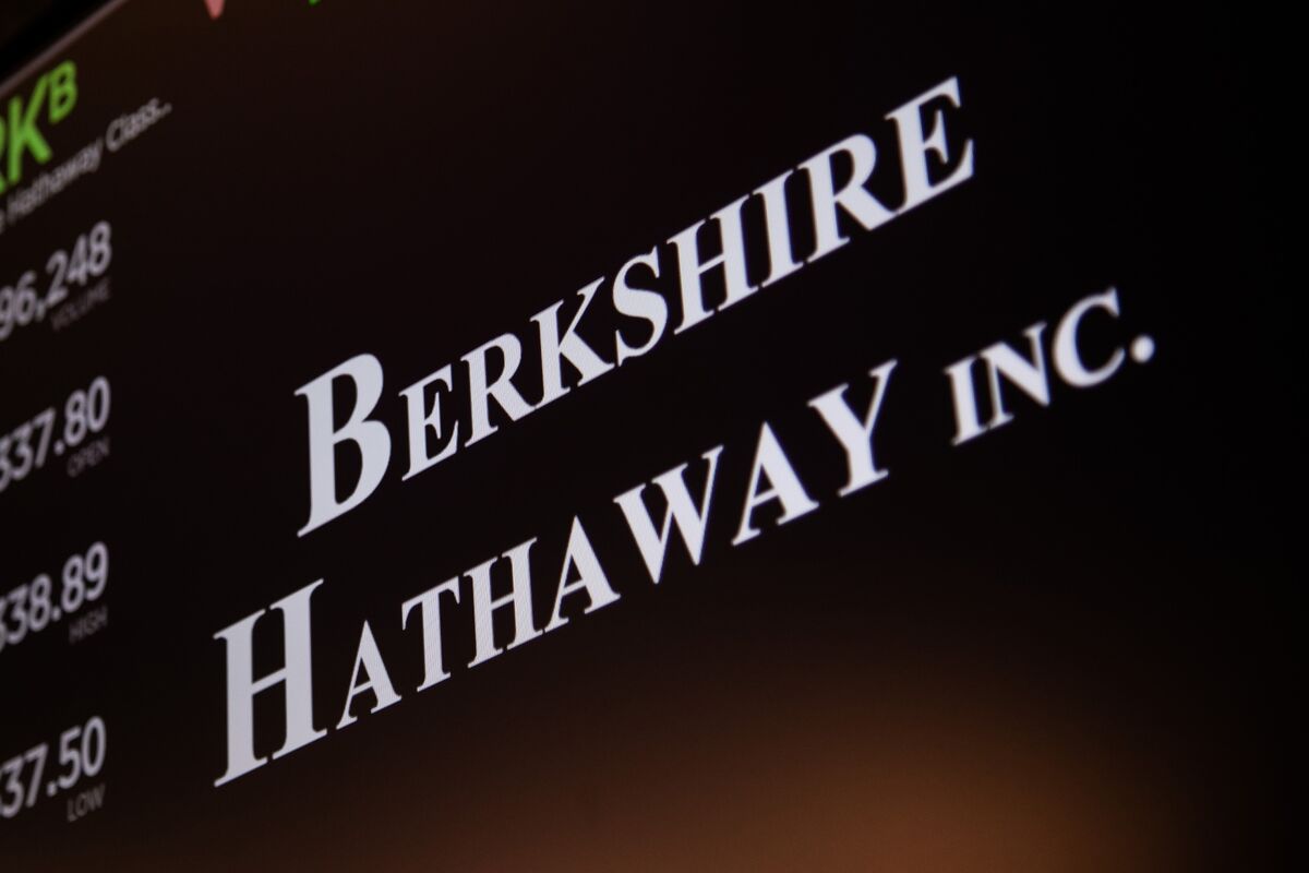 Berkshire’s Financial Chief Hamburg to Retire After Four Decades