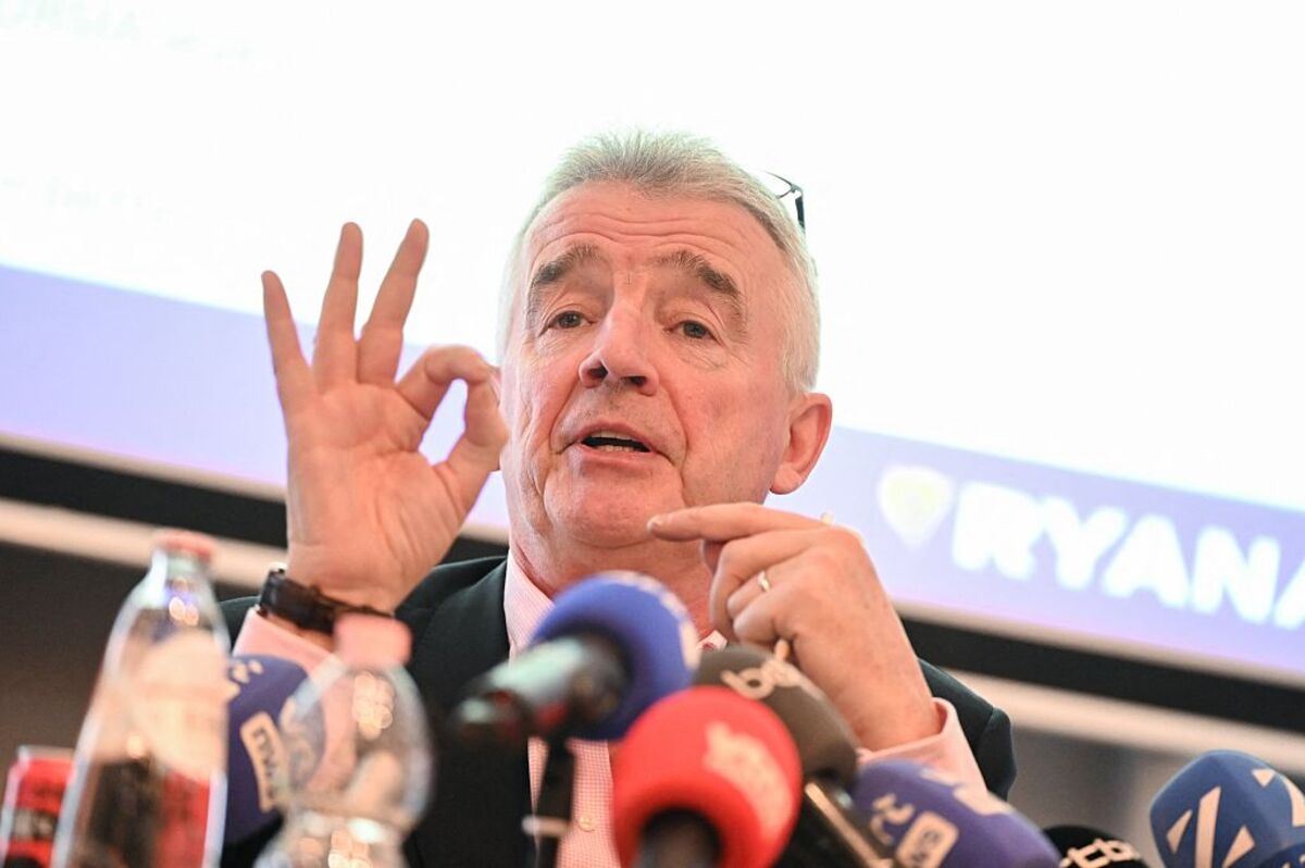 
                            Musk Slams Ryanair Boss in Escalating Fight of Two Abrasive CEOs
