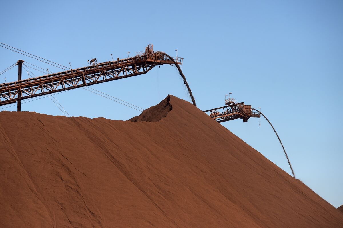 bloomberg.com - Katharine Gemmell - Iron Ore Heads for Monthly Loss as Coal Spike Pressures Margins